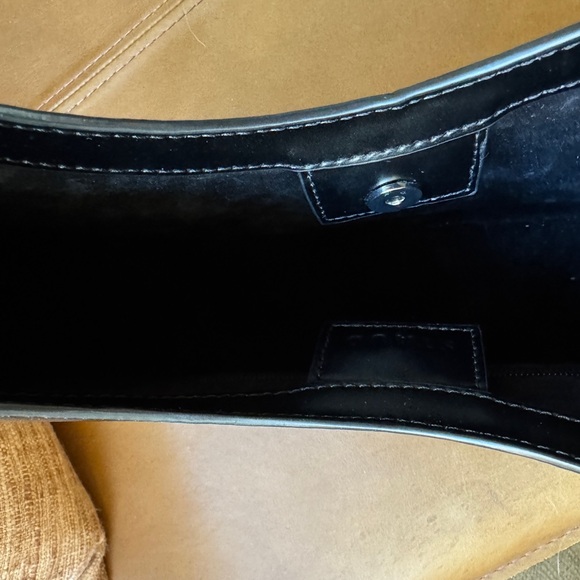 STAUD Crescent Moon Bag in Black. 100% leather. Excellent condition, barely used - Picture 4 of 10